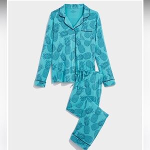 Vineyard Vines Turquoise Pineapple Pajama Set